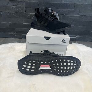 NEW in box ULTRABOOST 1.0 SHOES Adidas Women Black Sneakers HQ4204 6.5